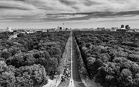Berlin Skyline (s/w) - Luftaufnahme