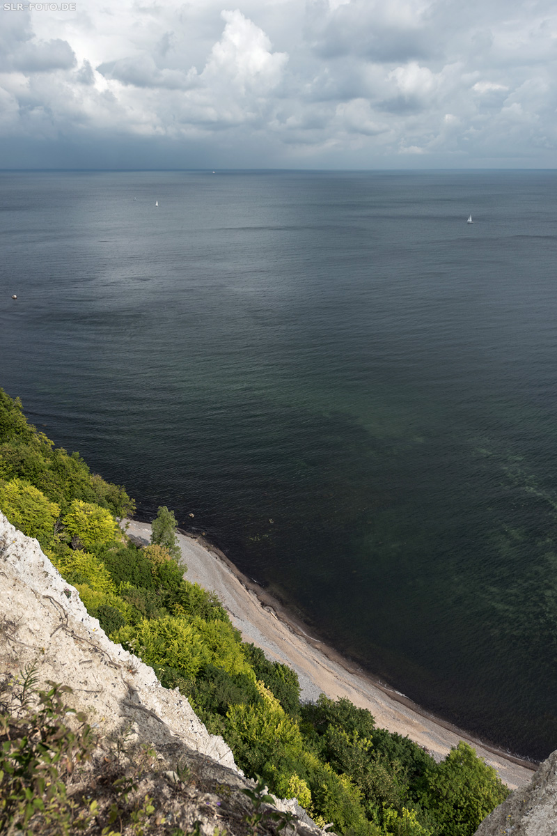 Steilküste an der Ostsee mit Blick aufs offene Meer